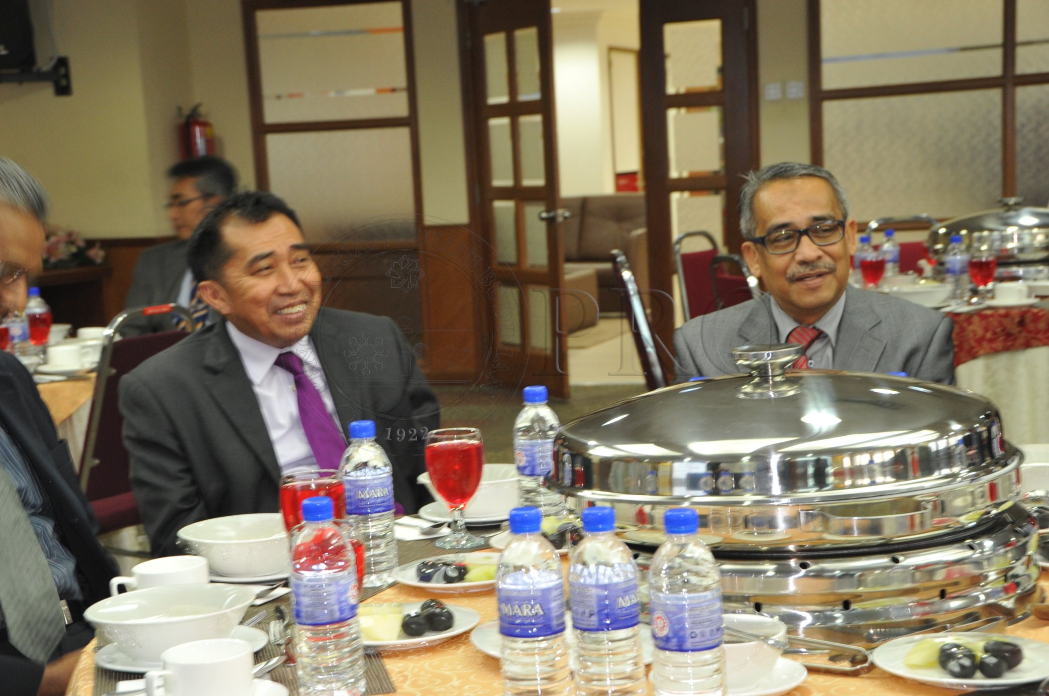 PRO 14 37 MARA PRO 4667